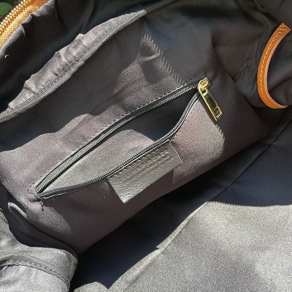 Divina Ferenze Leather Carryon Duffle Bag - Picture 11 of 12